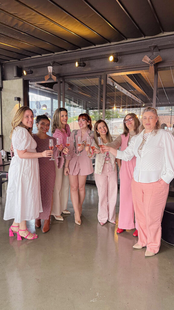 Consultoria de imagem | dress code | rosa | look rosa | dress code rosa | imagem | estilo e imagem | consultoria de estilo | personal stylist | consultoria de assinatura de estilo