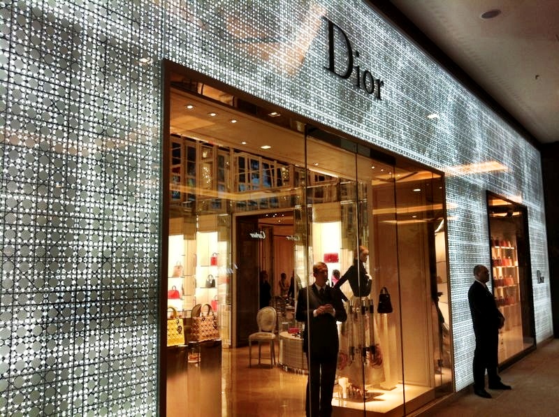 compras | moda | acessórios | grifes internacionais | grifes internacionais no Brasil | loja da Dior no Brasil | Dior inaugura loja em São Paulo | Dior abre loja no shopping Cidade Jardim | nova loja da Dior | bolsas de marca