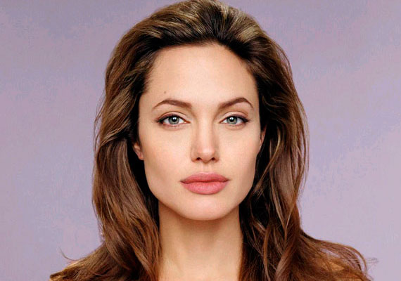 entretenimento | celebridades internacionais | Angelina Jolie | atrizes de Hollywood | esposa de Brad Pitt | Angelina Jolie quer se dedicar mais aos filhos | Angelina Jolie vai parar de atuar para cuidar dos filhos