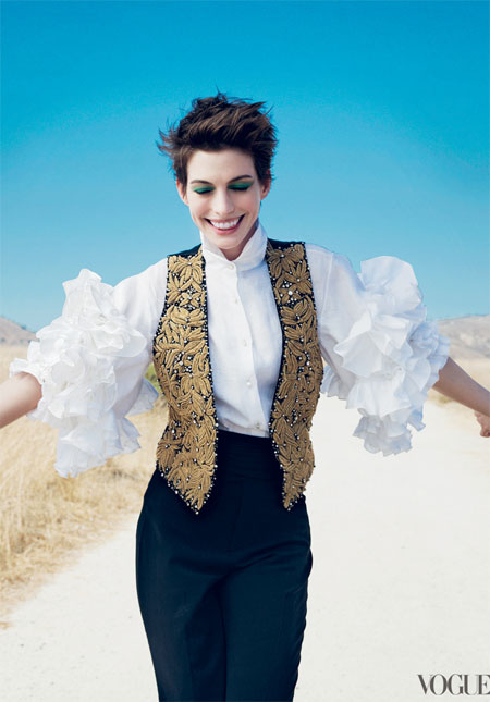 moda | revistas | Vogue US | Vogue americana | Anne Hathaway na Vogue US | Anne Hathaway capa da Vogue América | Anne Hathaway é capa e recheio da Vogue US