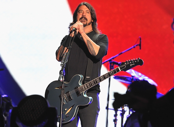 Dave Grohl, vocalista do Foo Fighters, baterista do Foo Fighters, Dave Grohl anuncia pausa dos Foo Fighters