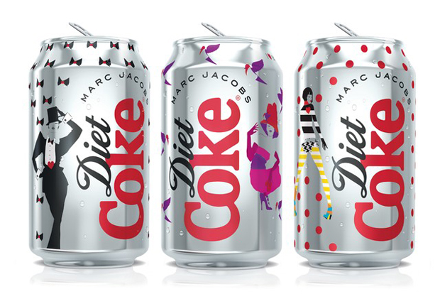 moda | novidades | novas coleções | Coca-Cola e Marc Jacobs | parcerias da moda | Marc Jacobs customiza latinhas da Coca-Cola Diet
