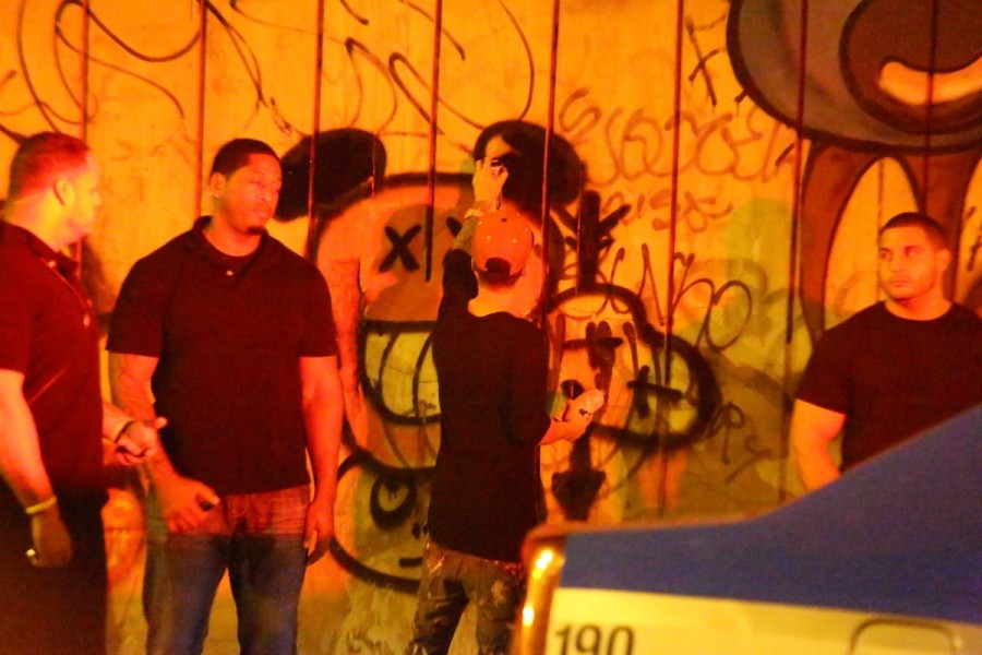 blog de moda | entretenimento | música | cantores | famosos | Justin Bieber | Justin Bieber no Rio de Janeiro | Justin Bieber no Brasil | Justin Bieber no Rio de Janeiro | Justin Bieber grafita muro em São Conrado