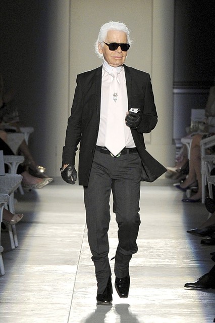 moda | grifes internacionais | Balenciaga | estilistas | designers | Alexander Wang | Karl Lagerfeld | Karl Lagerfeld elogia novo estilista da Balenciaga | Karl Lagerfeld apoia Alexander Wang | Chanel | estilista da Chanel apoia novo estilista da Balencia