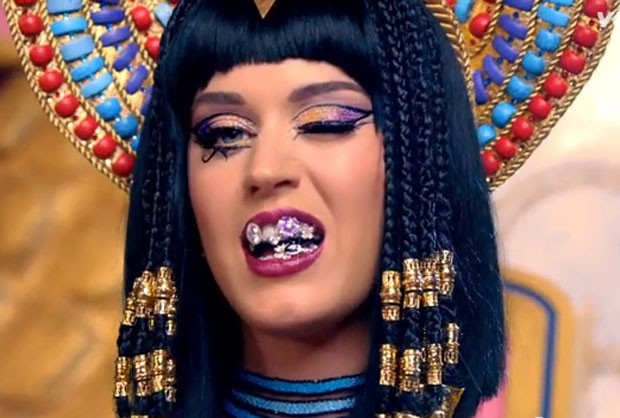 Em clipe de nova música, Katy Perry vira Cleópatra. Assista ao teaser