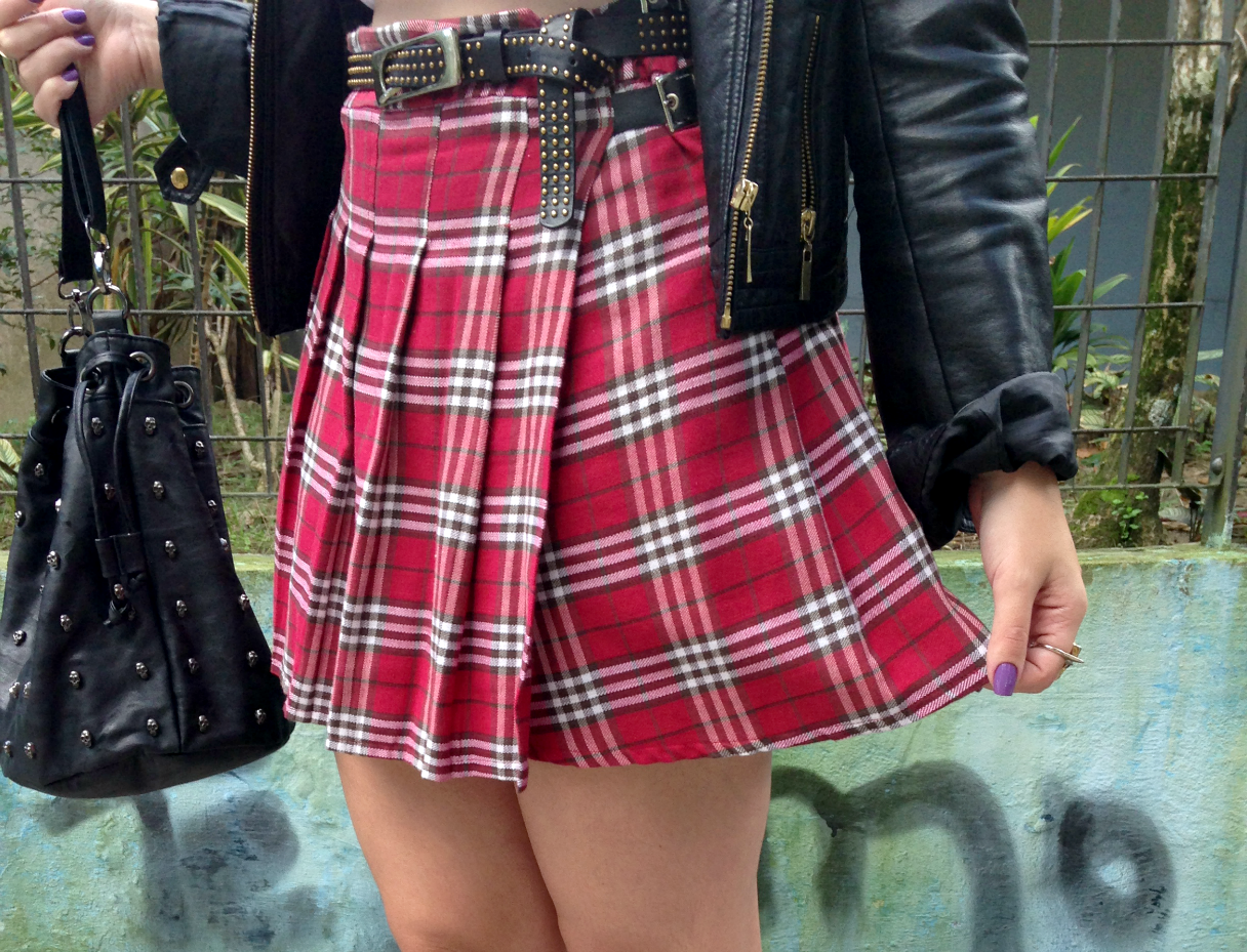 moda | moda 2015 | look do dia | look casual | look rocker | saia xadrez | blusa cropped | liverpool | jaqueta de couro | bota | botas cano curto | bota cano curto